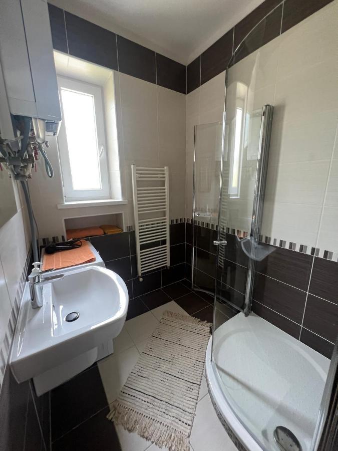 Elegantny Byt V Srdci Mesta Trencin Exterior photo